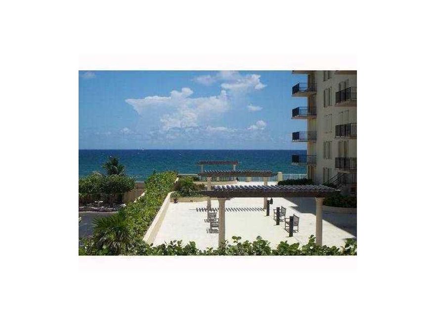 LARGE TURN-KEY CONTEMPORARY 1/1/1,UPDATED SPACIOUS KITCHEN, MASTER BEDROOM WITH KING-SIZE BED & WALK-IN CLOSET, QUEEN SLEEPER IN LIVING ROOM, FRENCH DOORS FROM MASTER & LIVING ROOM TO OCEAN VIEW BALCONY, WASHER/DRYER IN UNIT, FULL SERVICE BUILDING,EXPANSI VE LOVELY OCEANFRONT POOL AREA, FITNESS CTR, CARD/GAME ROOM, VIDEO SECURITY, 24-HOUR DOORMAN, CENTRALLY LOCATED LESS THAN A MILE FROM THE RITZ-CARLTON, DOWNTOWN CITY PLACE, KRAVIS CENTER, GOLF & WORTH AVENUE