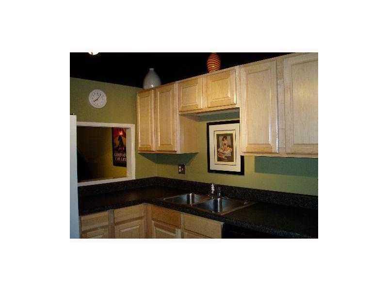 LA BONNE VIE CONDO - Residential Lease