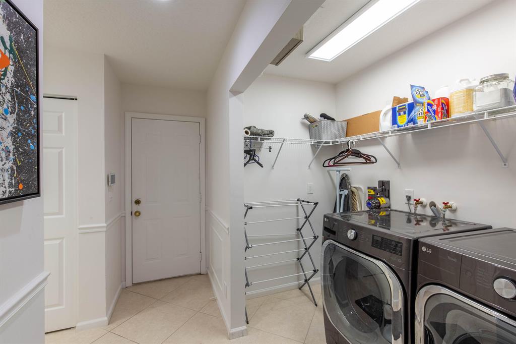 FOX TRAIL - Residential