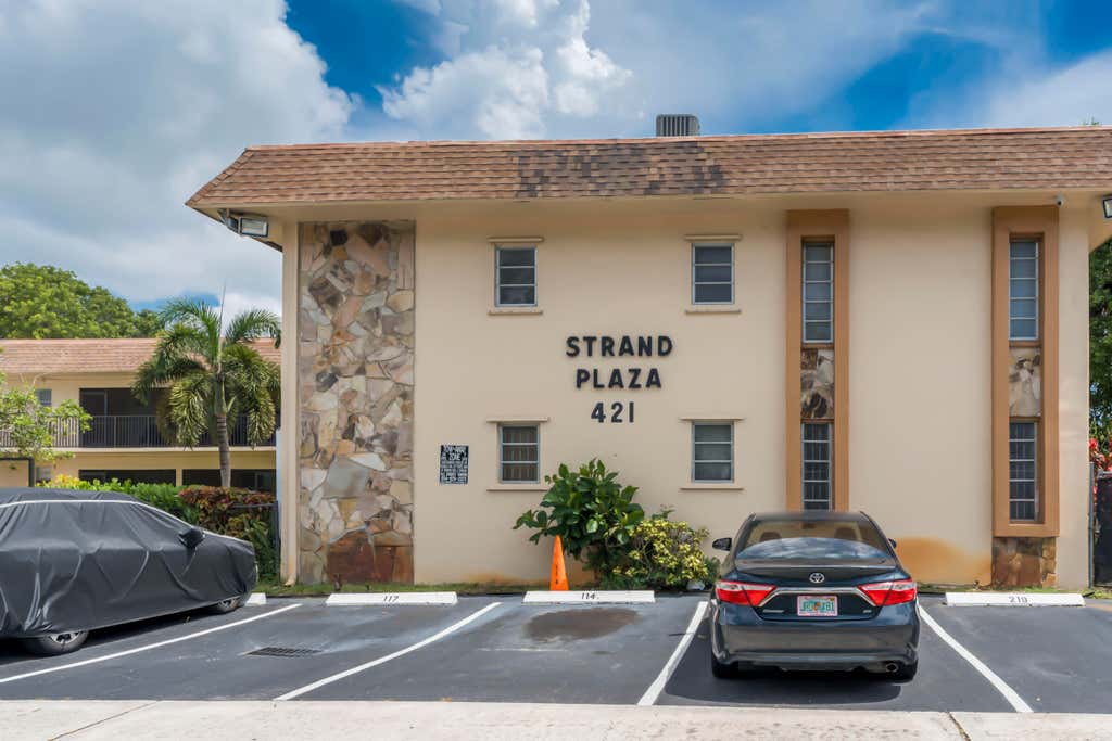 Photo of 421 NE 1ST Street #204, Hallandale Beach, FL 33009 (MLS # B26051793)