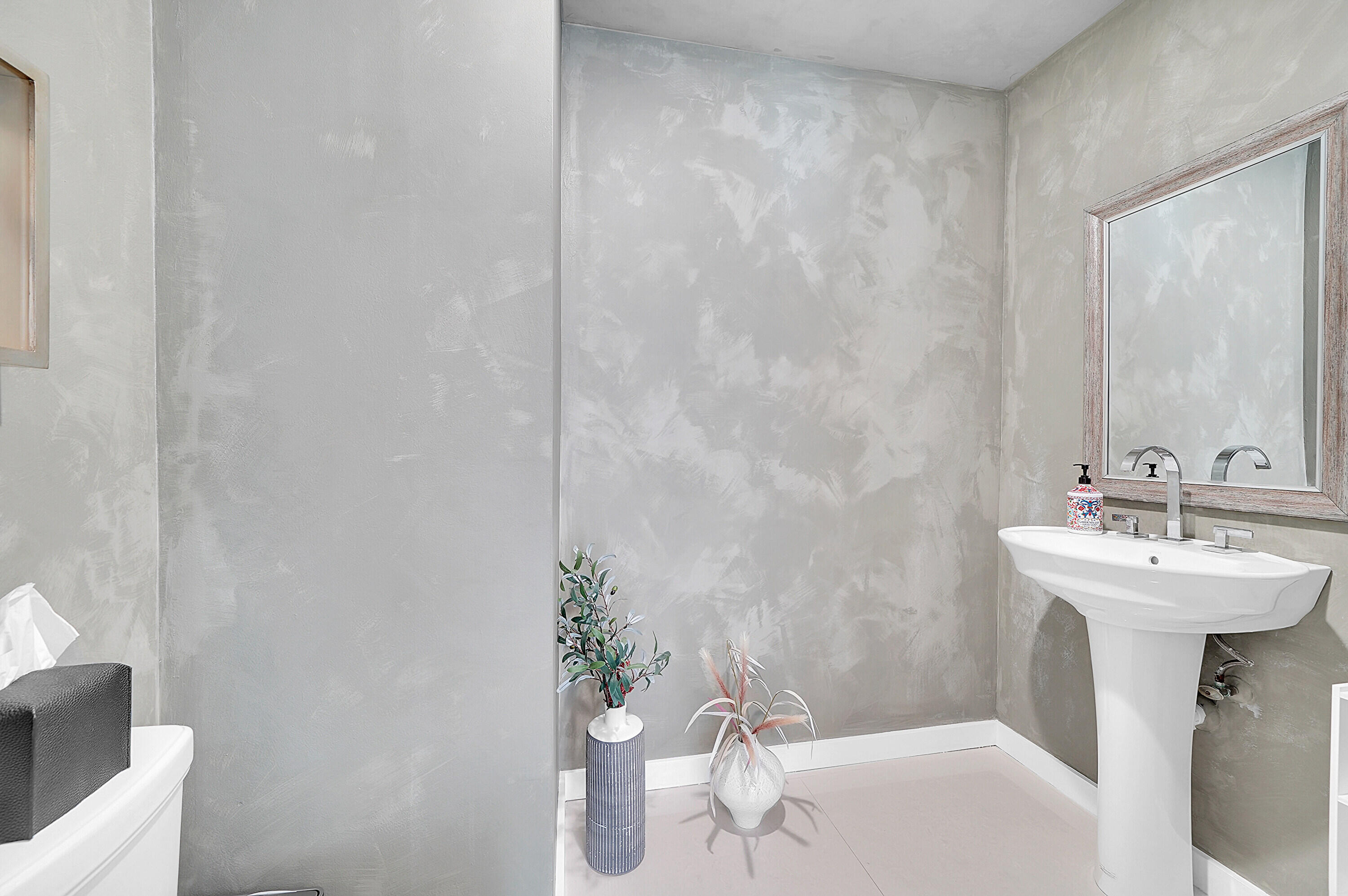 900 BISCAYNE BAY CONDO - Residential Lease