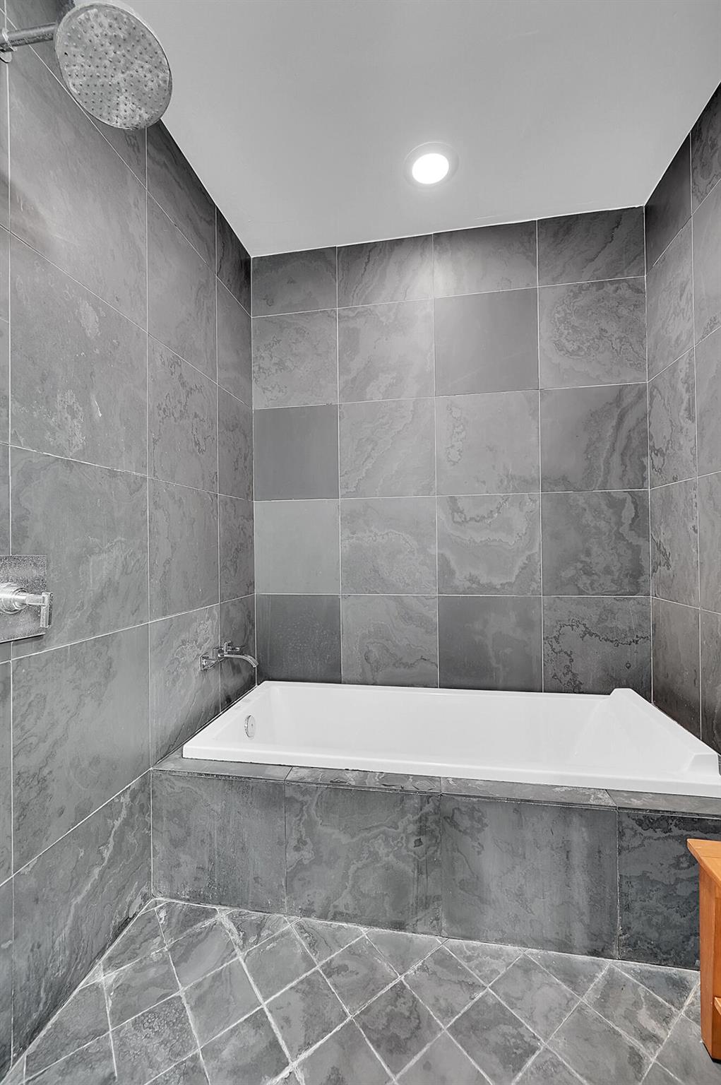 900 BISCAYNE BAY CONDO - Residential Lease