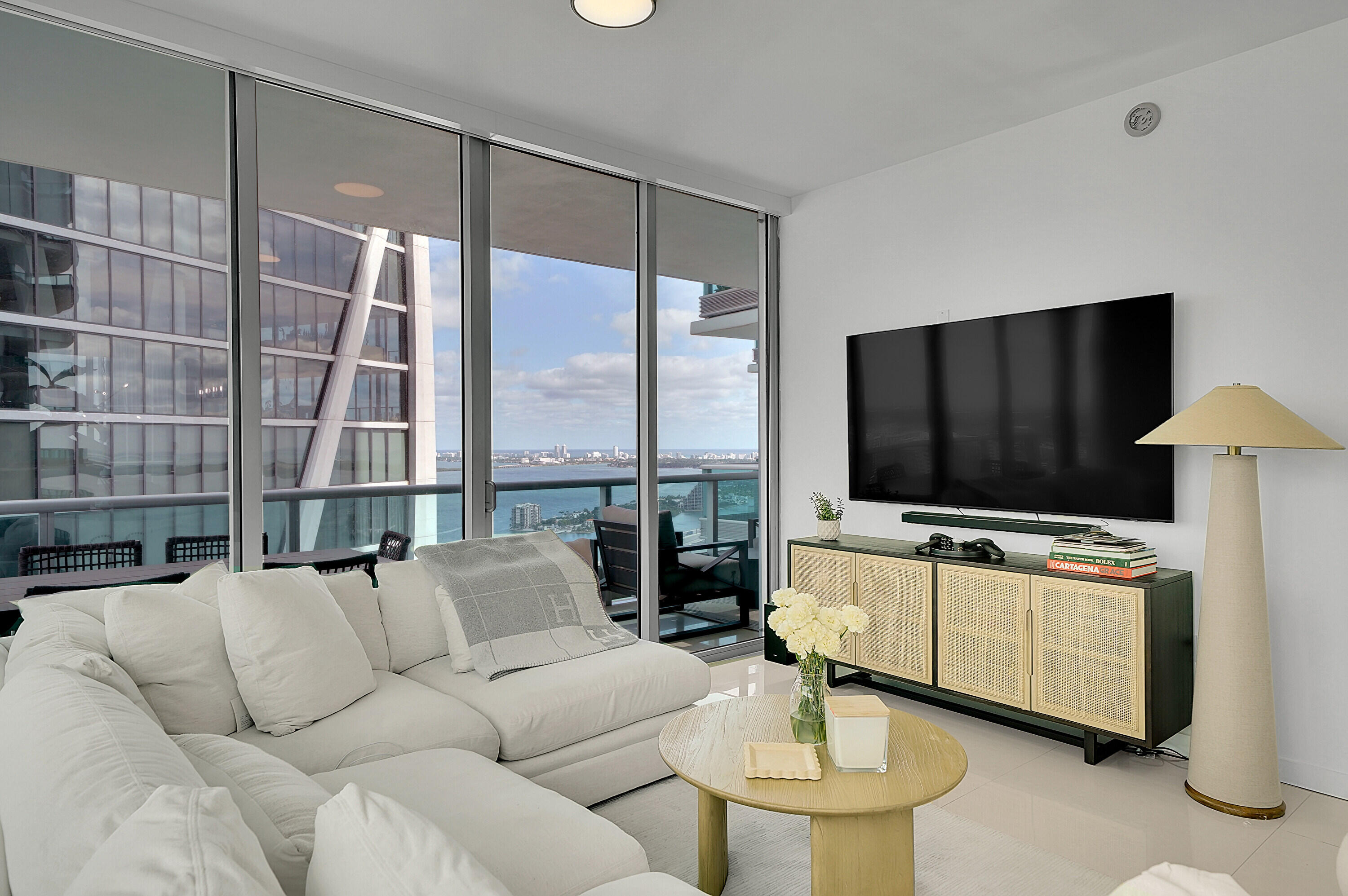 900 BISCAYNE BAY CONDO - Residential Lease