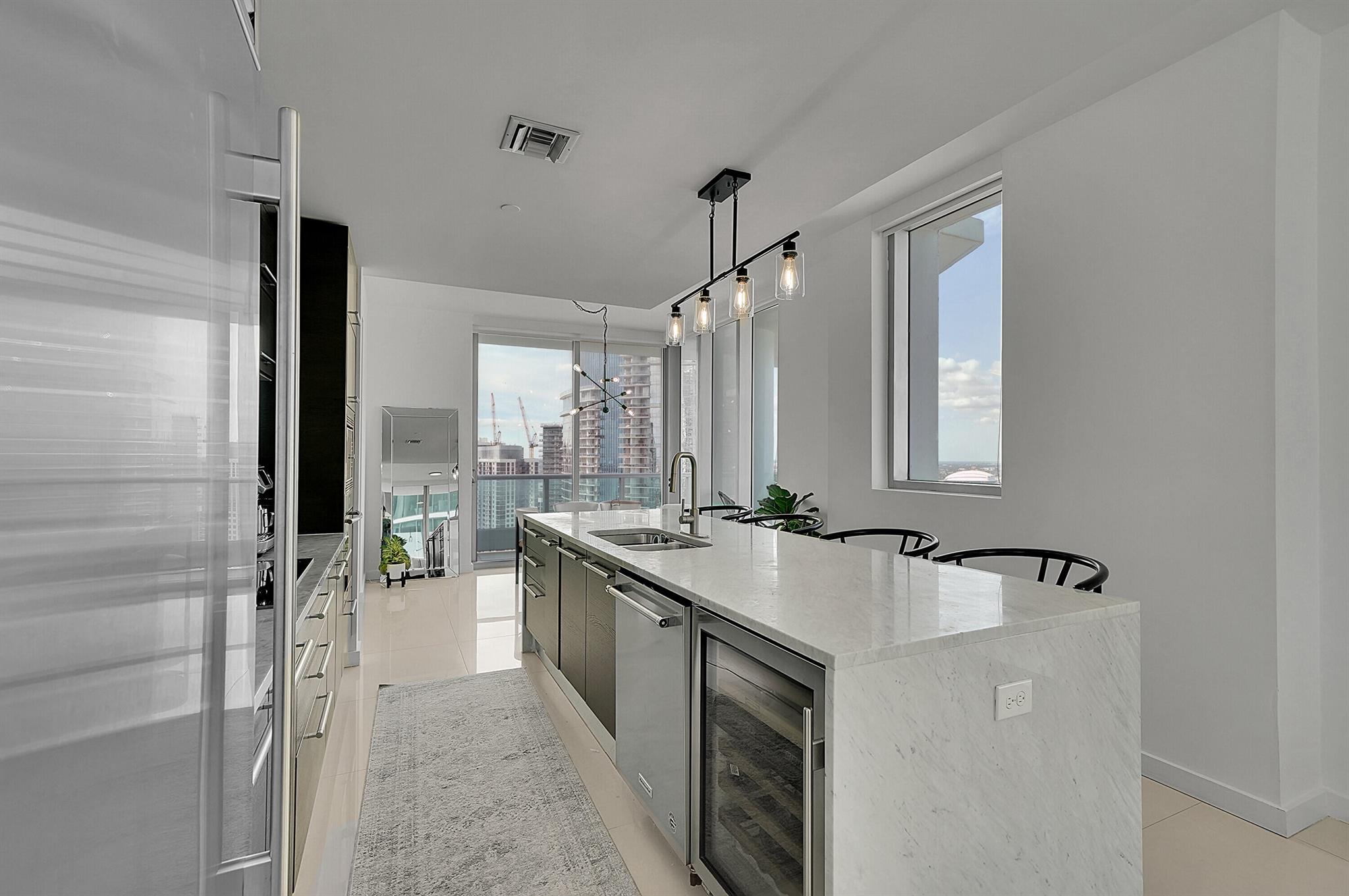 900 BISCAYNE BAY CONDO - Residential Lease