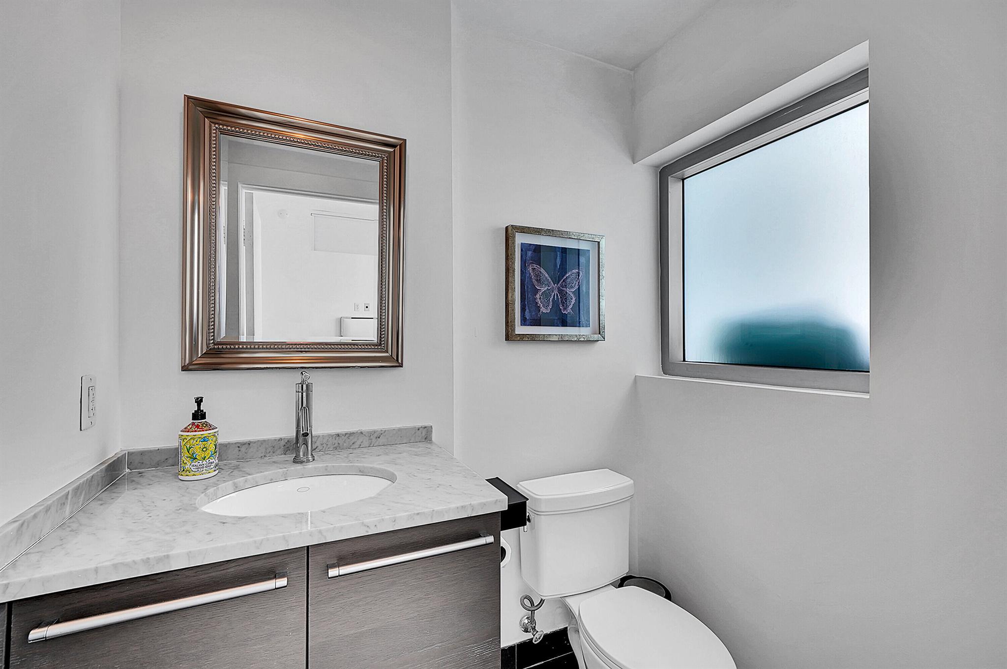 900 BISCAYNE BAY CONDO - Residential Lease