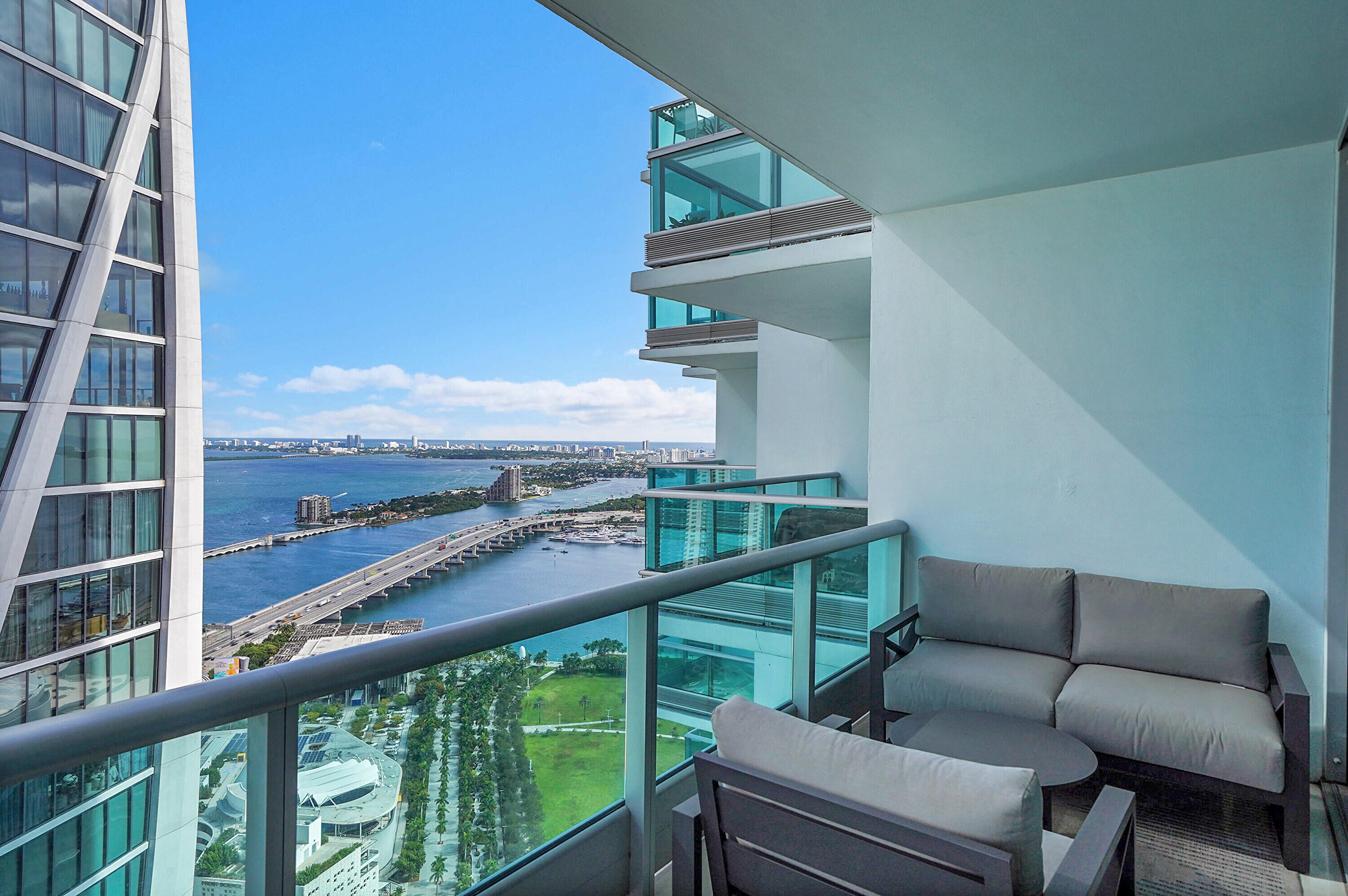 900 BISCAYNE BAY CONDO - Residential Lease