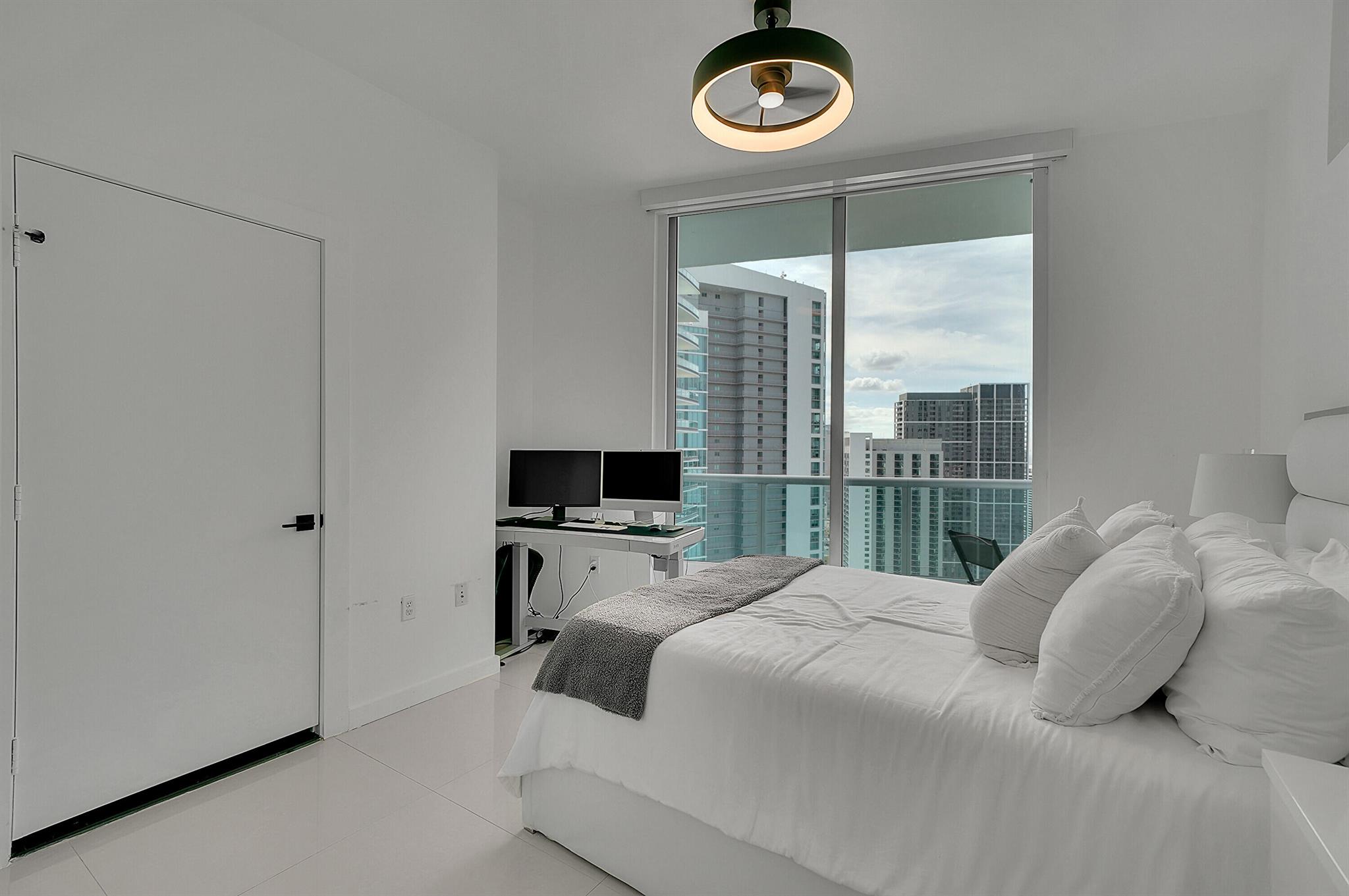 900 BISCAYNE BAY CONDO - Residential Lease