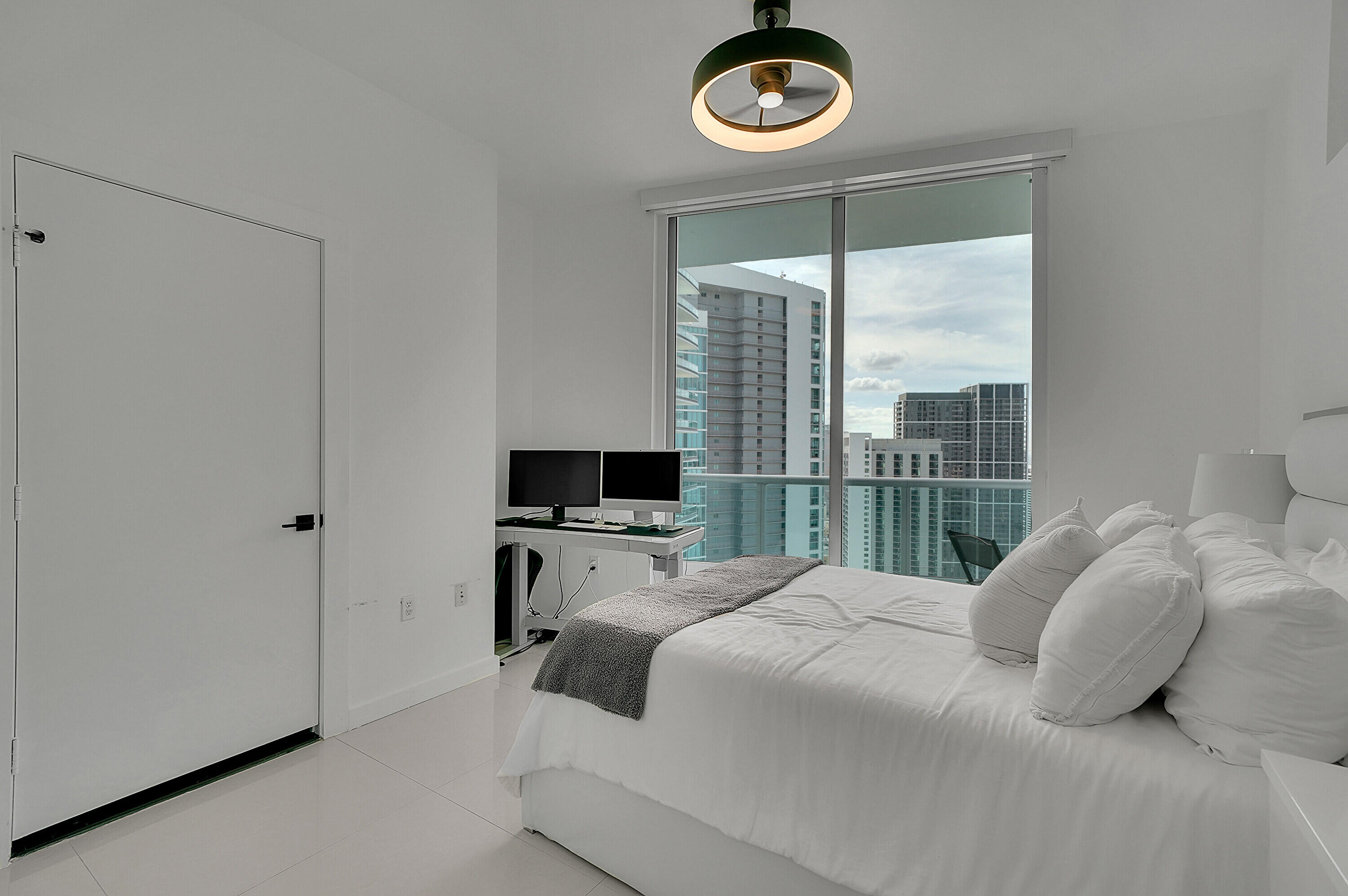 900 BISCAYNE BAY CONDO - Residential Lease