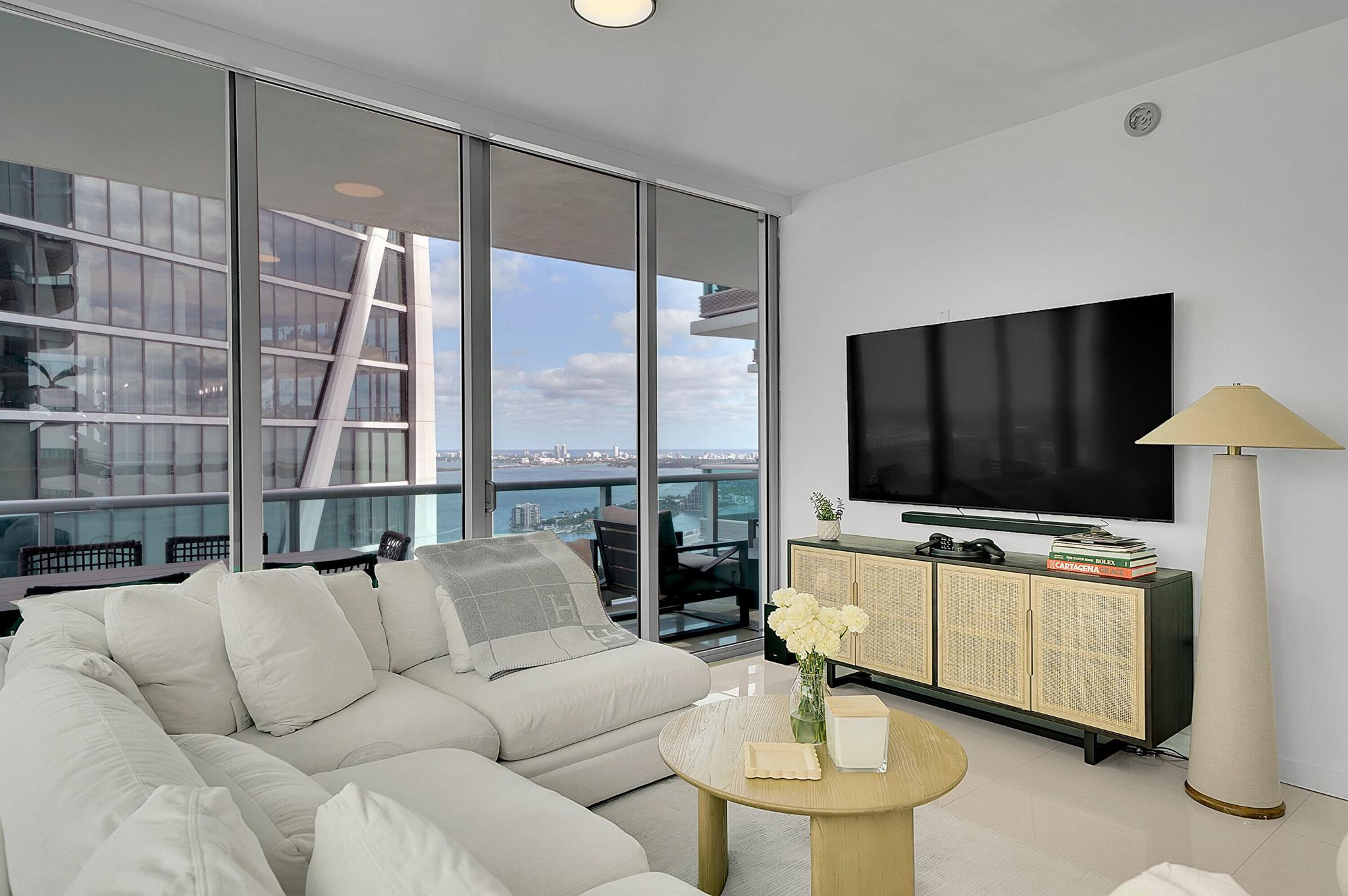 900 BISCAYNE BAY CONDO - Residential Lease