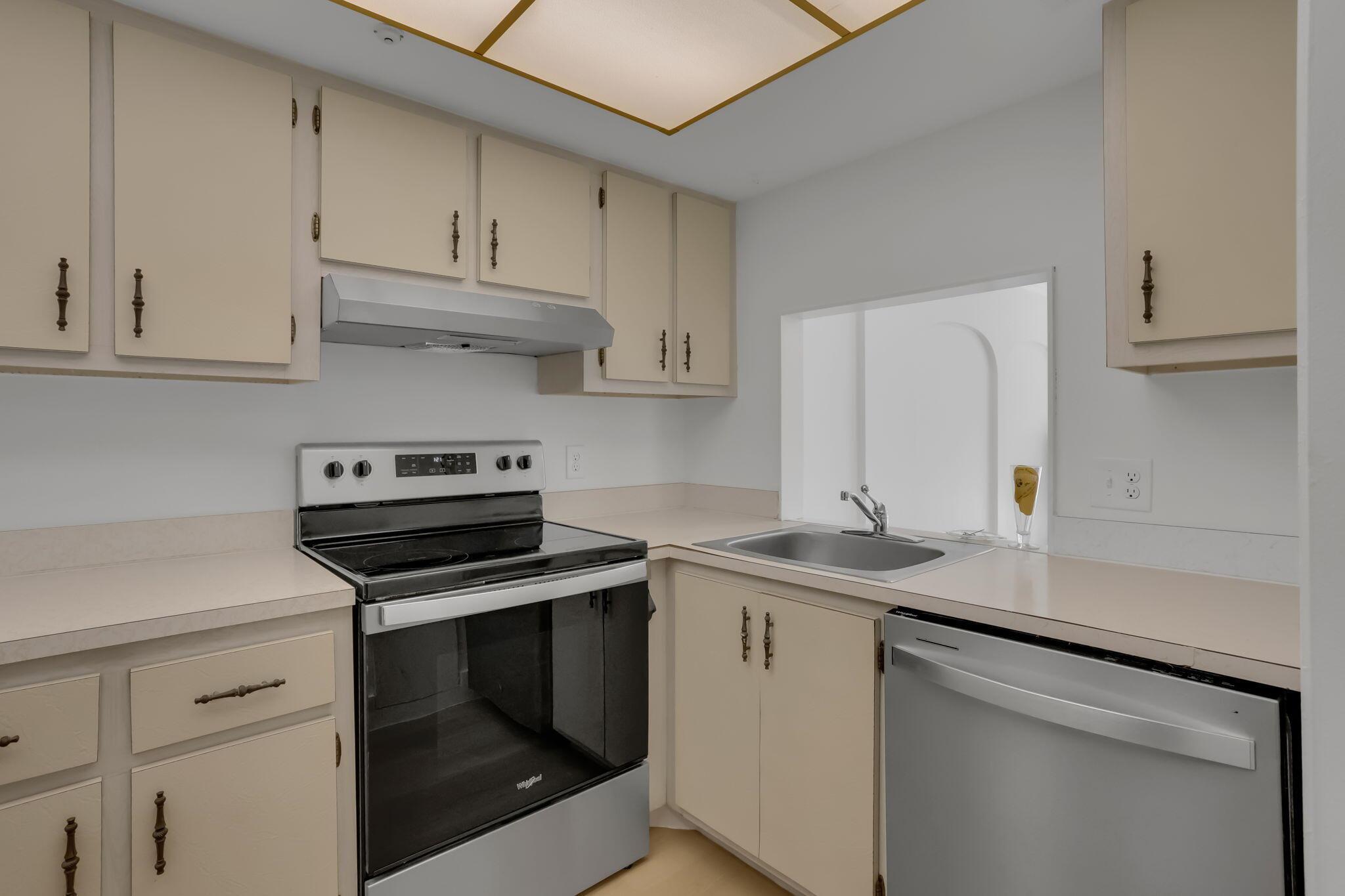 ROYAL PARK CONDO - Residential