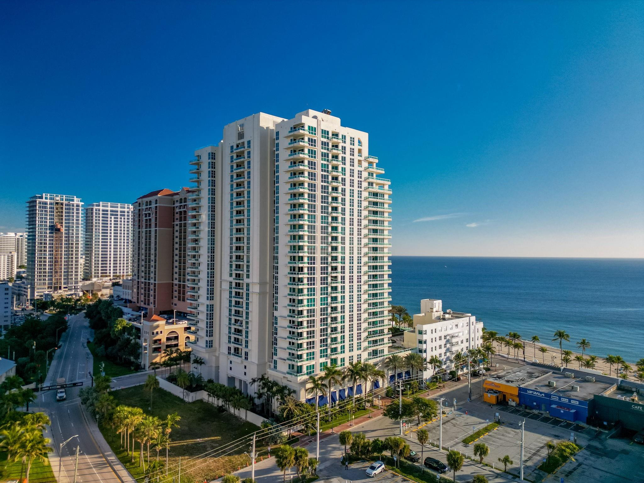 LAS OLAS BEACH CLUB - Residential
