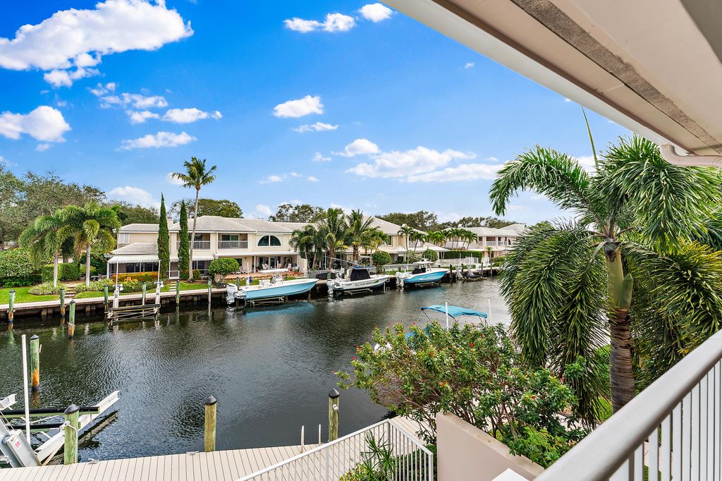 Photo of 14410 Cypress Island Court, Palm Beach Gardens, FL 33410 (MLS # R10944137)
