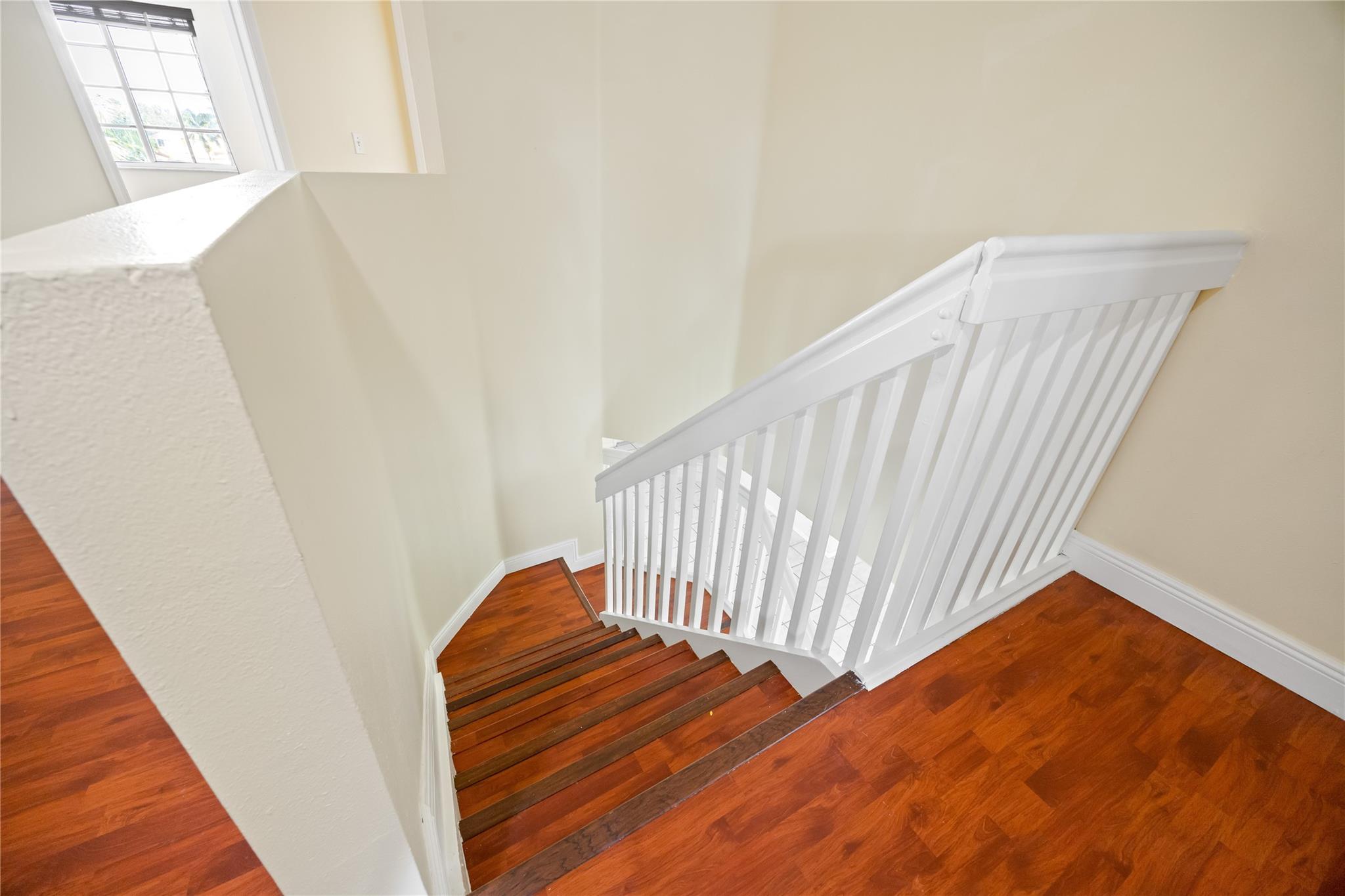 Avalon 160-4 B - Residential Lease