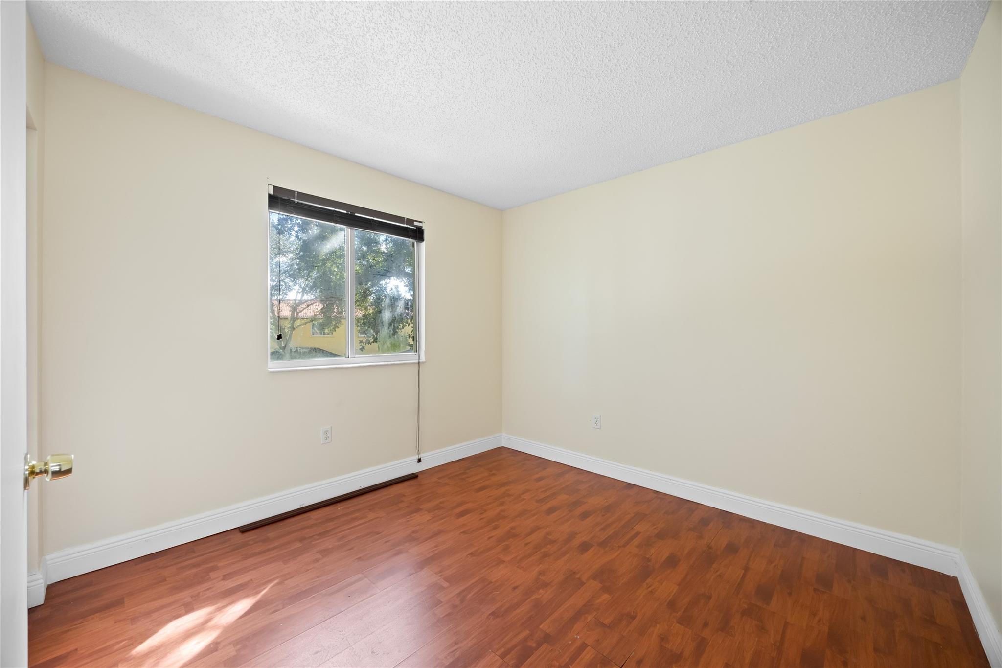 Avalon 160-4 B - Residential Lease