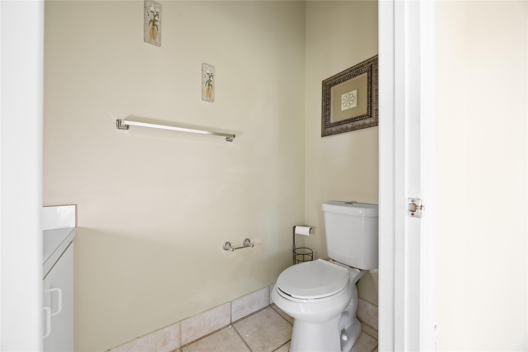 Avalon 160-4 B - Residential Lease