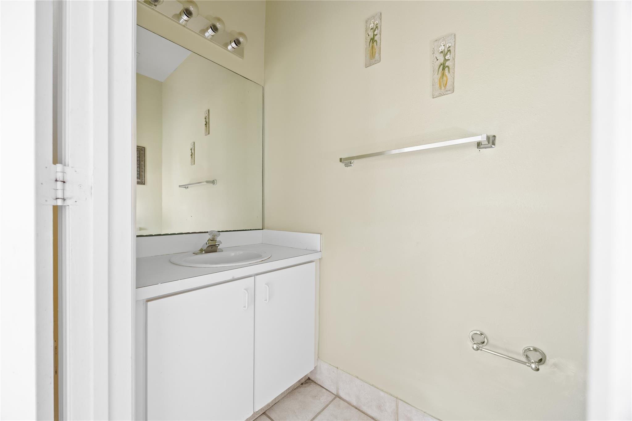 Avalon 160-4 B - Residential Lease