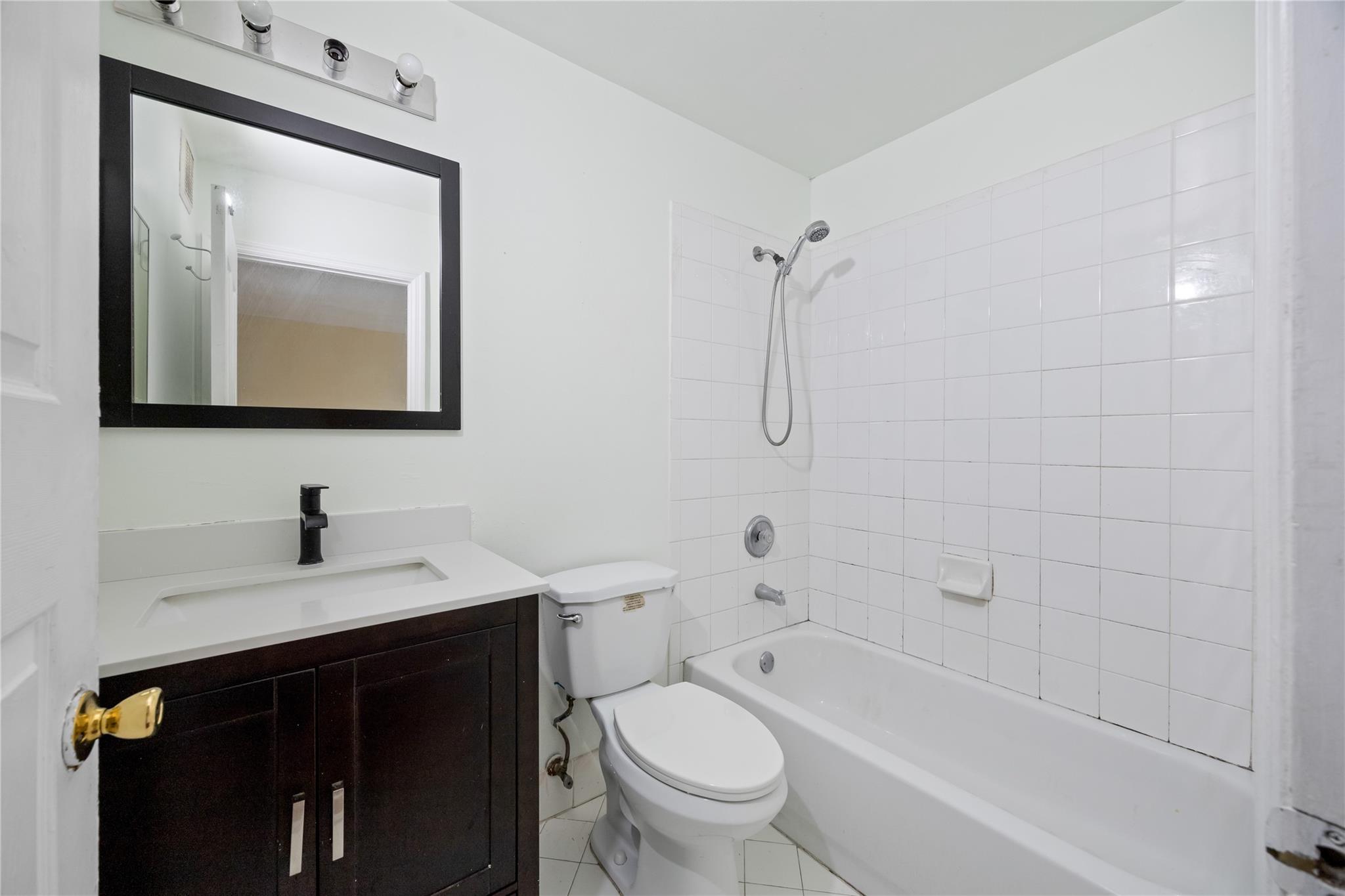 Avalon 160-4 B - Residential Lease