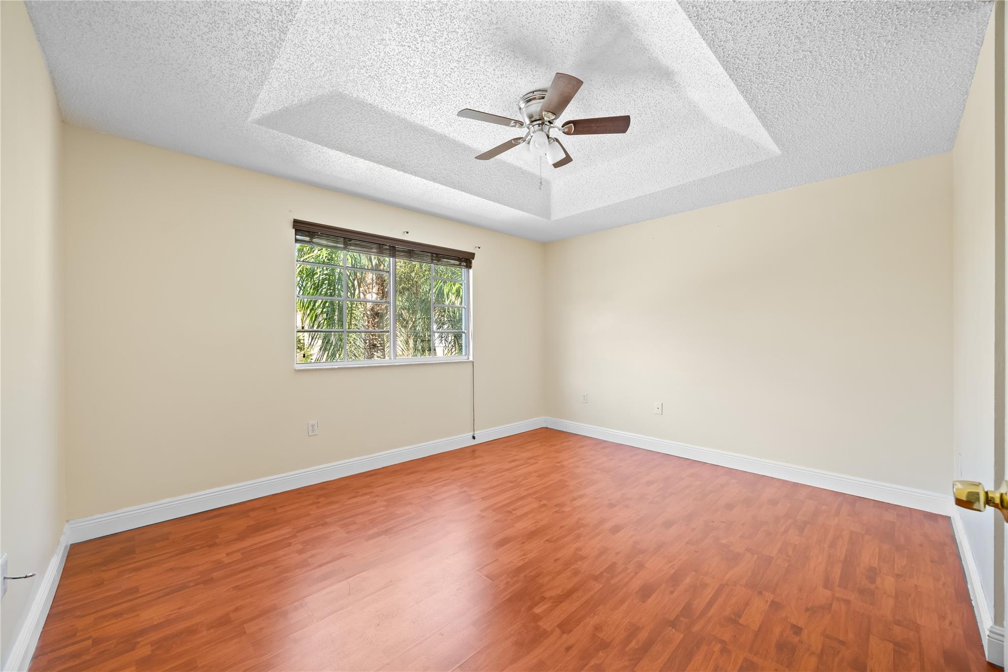 Avalon 160-4 B - Residential Lease