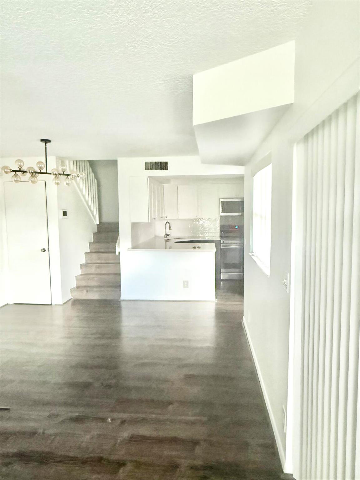 LE VILLAGE DE PROVENCE - Residential Lease