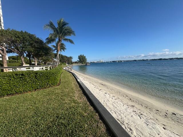 PALM BEACH HOUSE CONDO - Residential