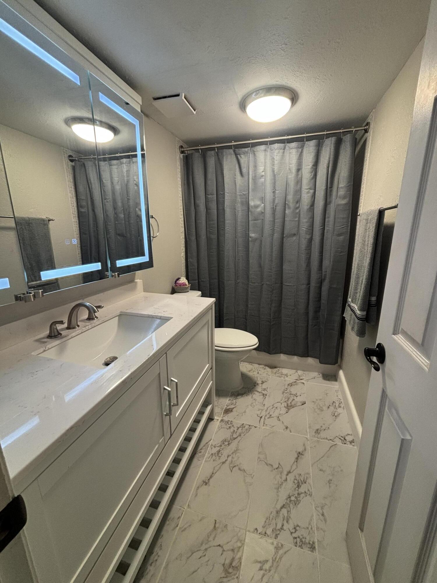 PALM BEACH HOUSE CONDO - Residential