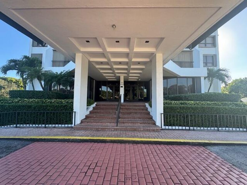 Photo of 5600 N Flagler Drive #401, West Palm Beach, FL 33407 (MLS # R11147204)