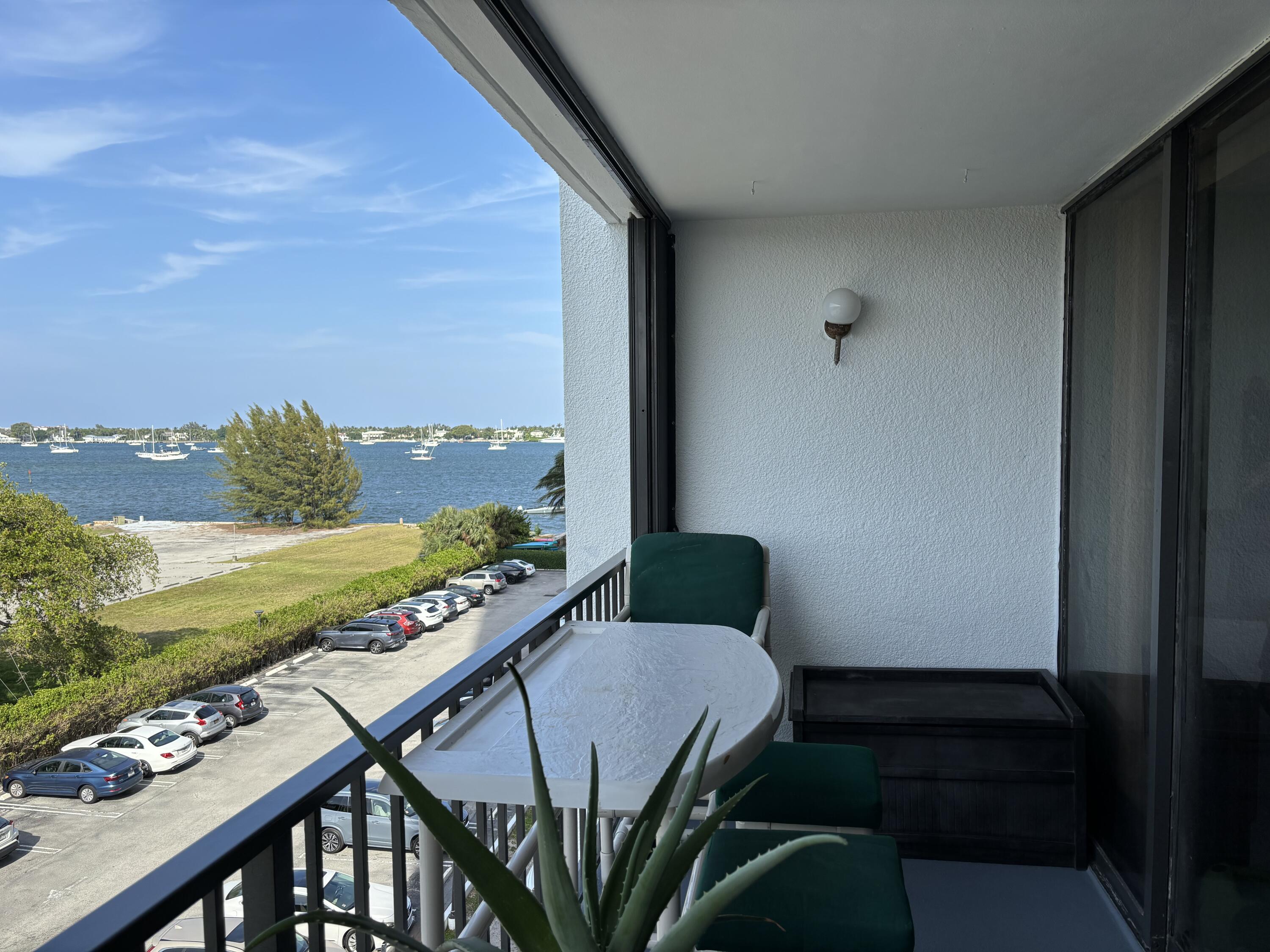 PALM BEACH HOUSE CONDO - Residential