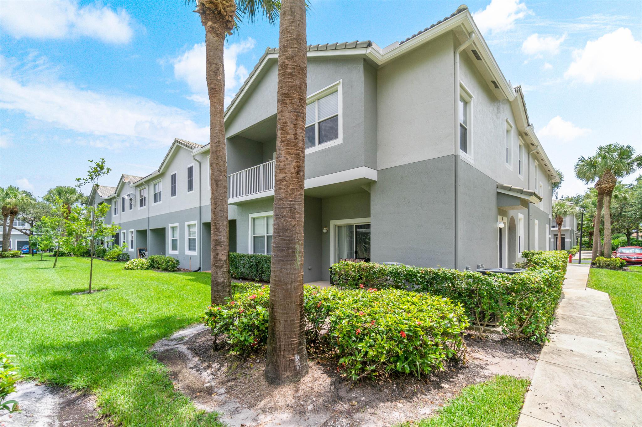 MAGNOLIA BAY CONDOMIMIUM - Residential Lease