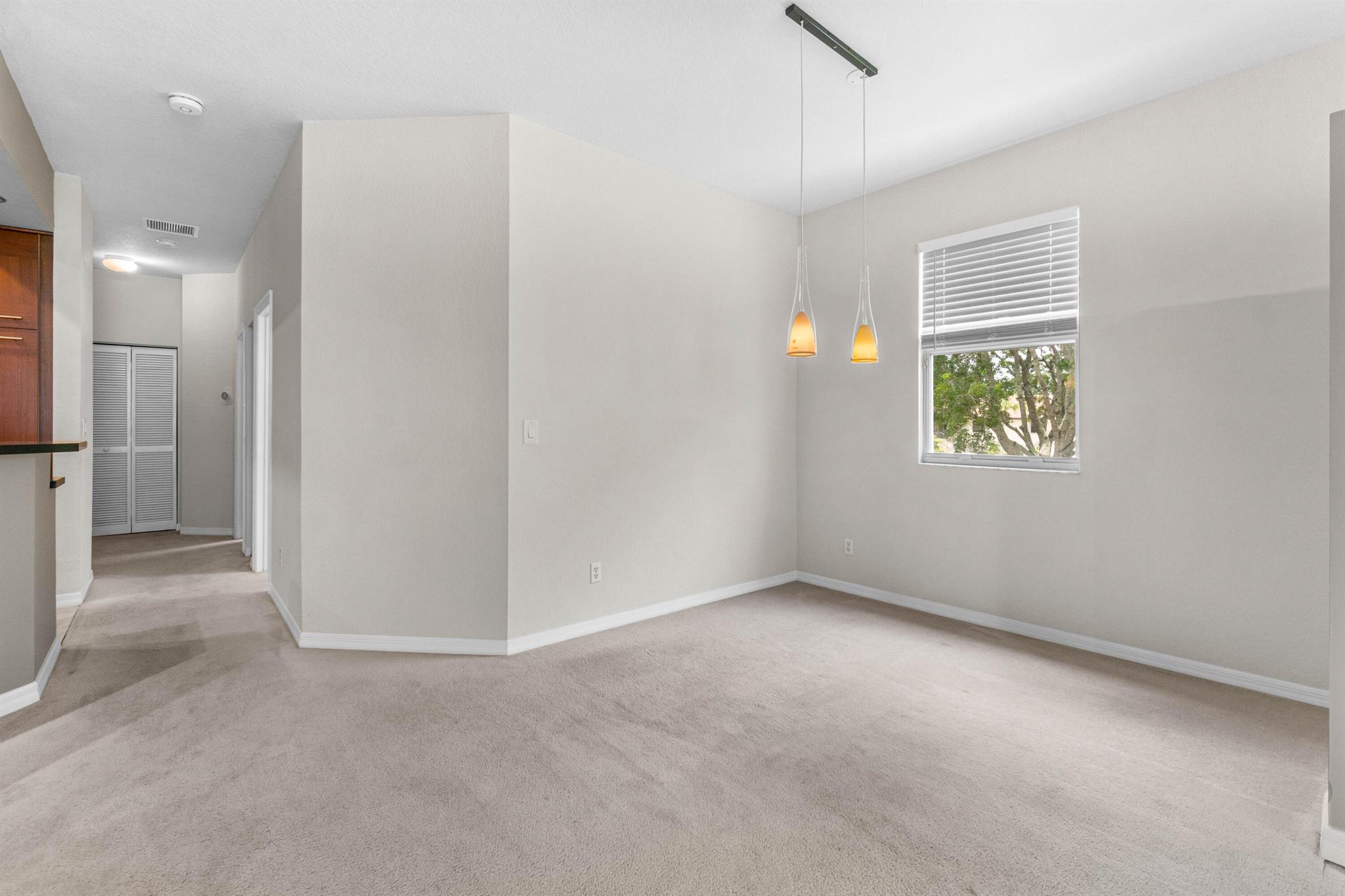 MAGNOLIA BAY CONDOMIMIUM - Residential Lease