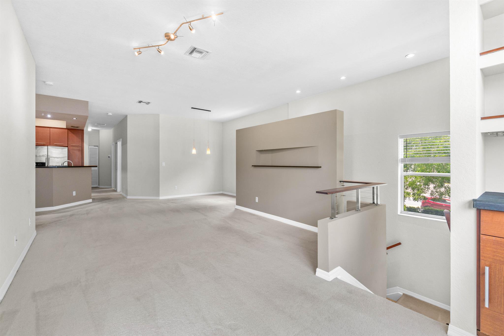 MAGNOLIA BAY CONDOMIMIUM - Residential Lease