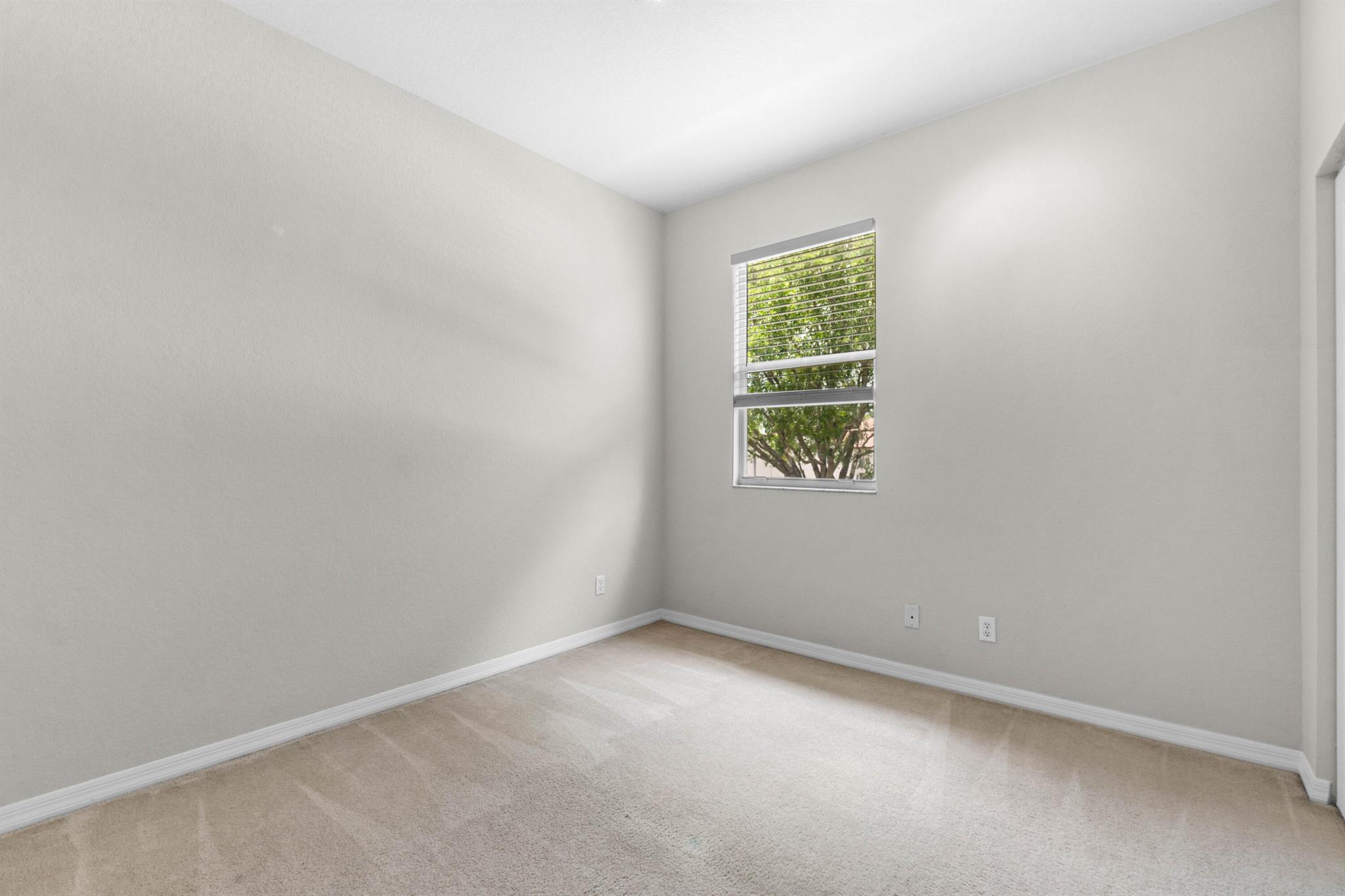 MAGNOLIA BAY CONDOMIMIUM - Residential Lease