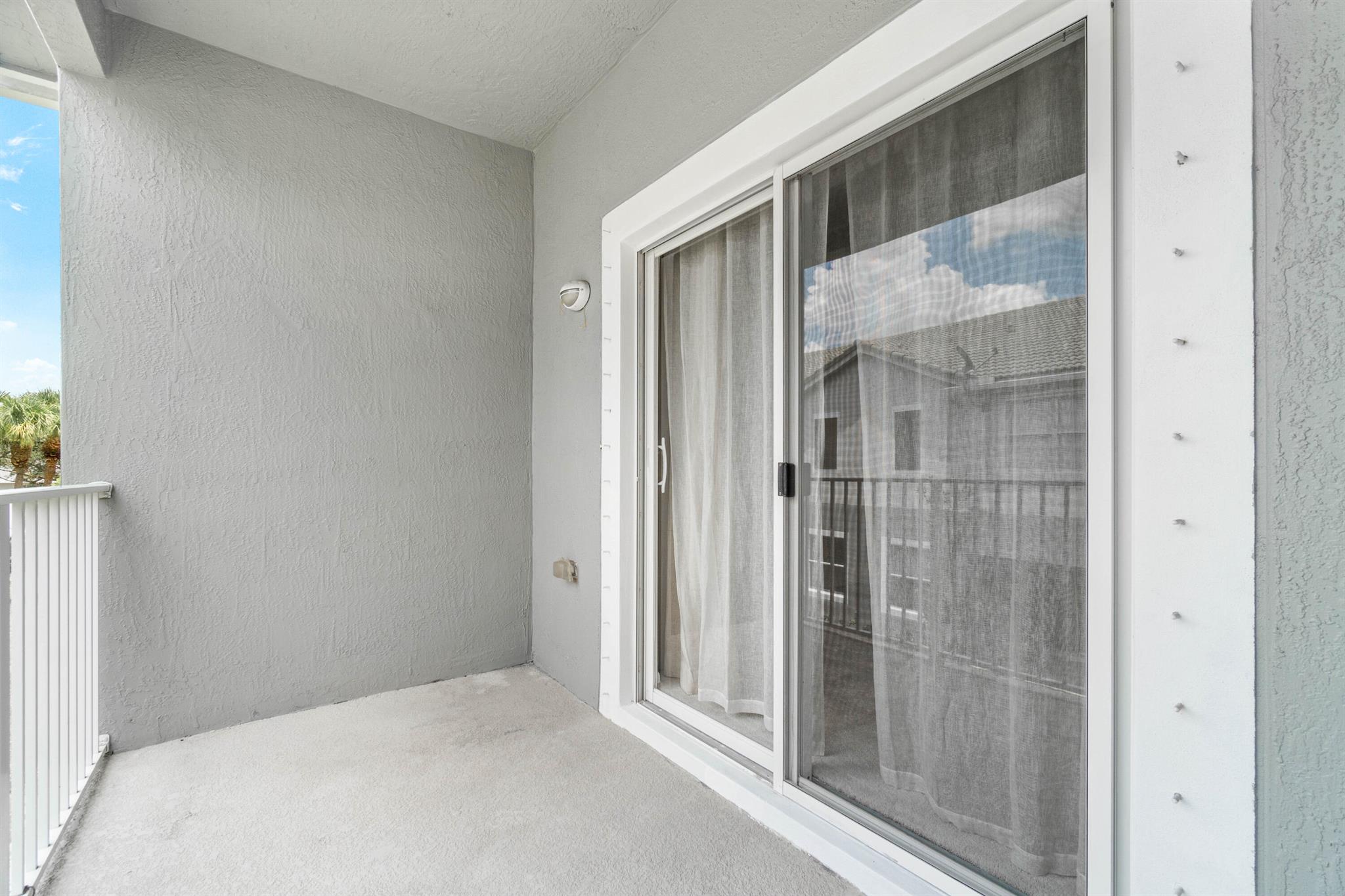 MAGNOLIA BAY CONDOMIMIUM - Residential Lease