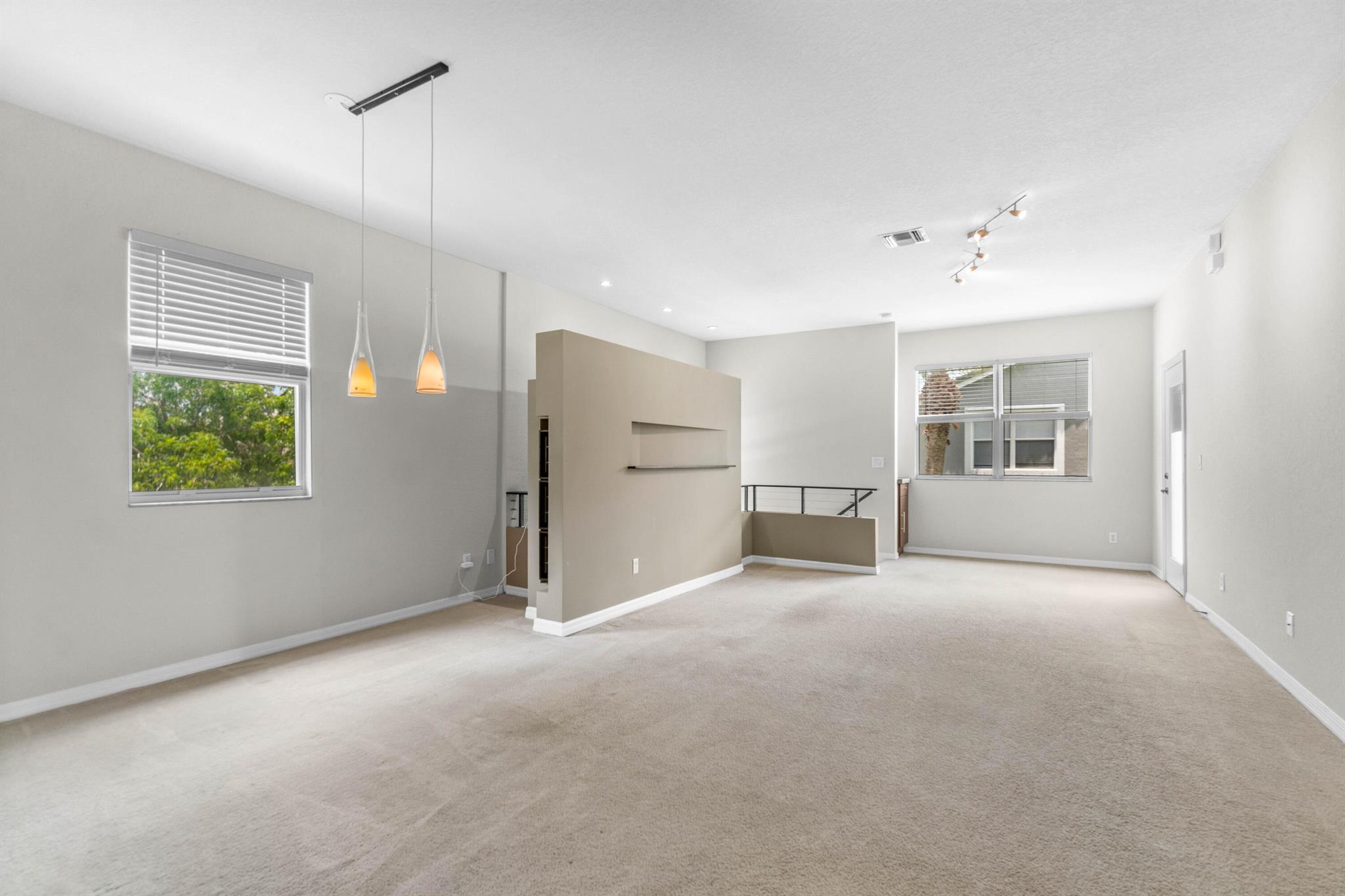 MAGNOLIA BAY CONDOMIMIUM - Residential Lease