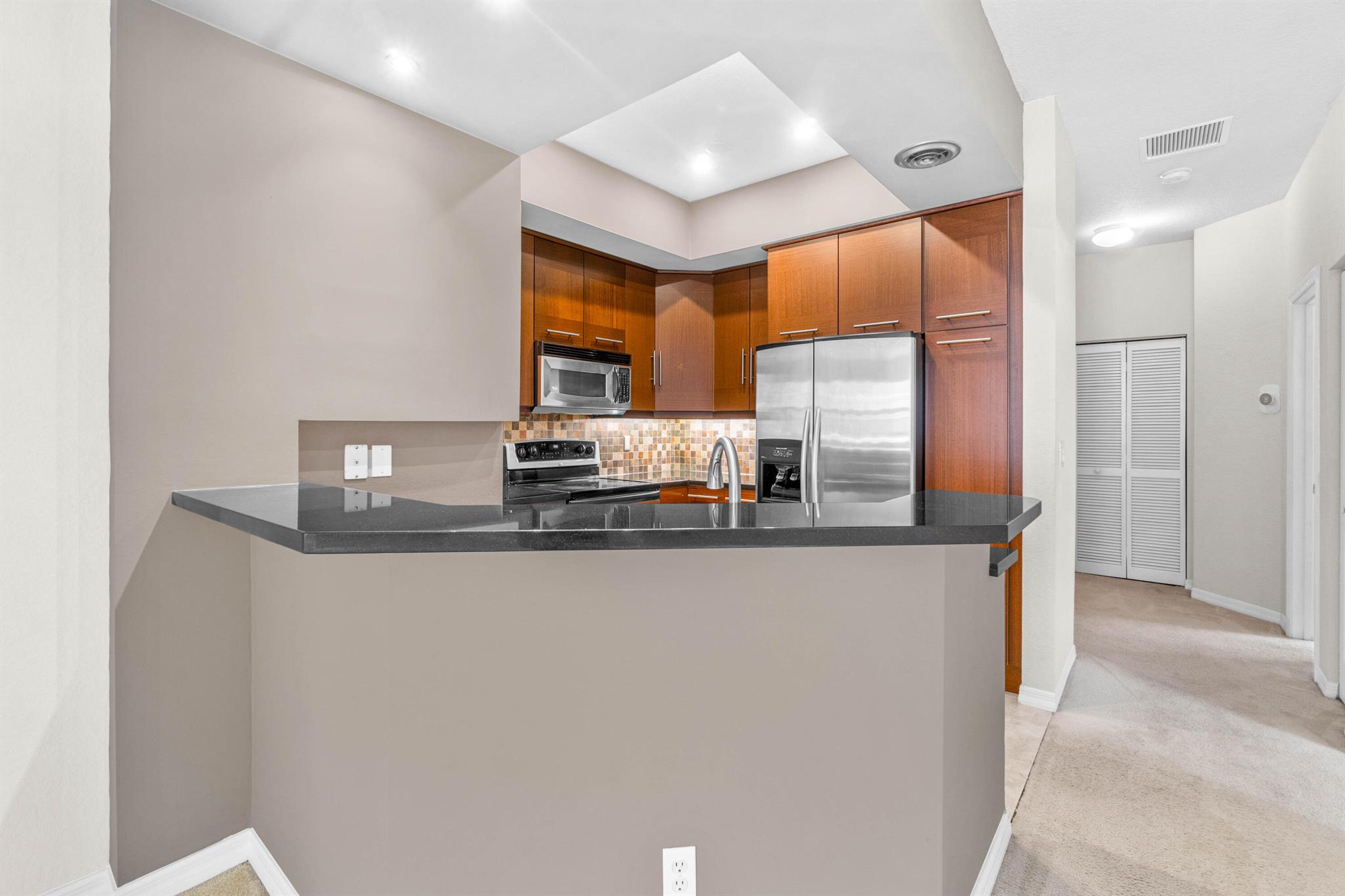 MAGNOLIA BAY CONDOMIMIUM - Residential Lease