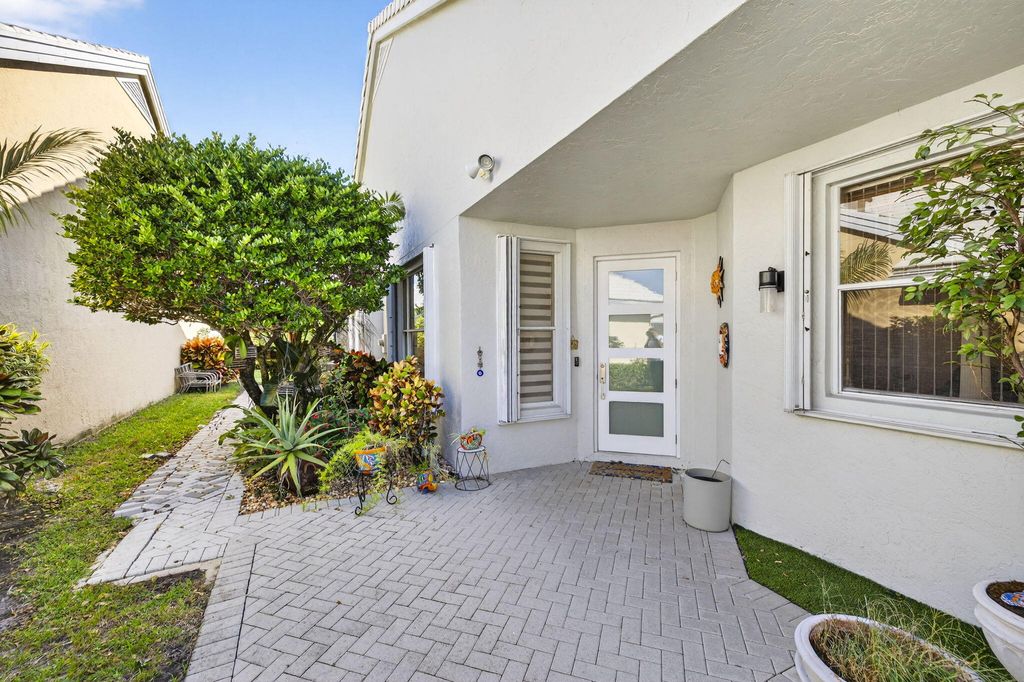 Photo of 8337 Horseshoe Bay Road, Boynton Beach, FL 33472 (MLS # R11140917)