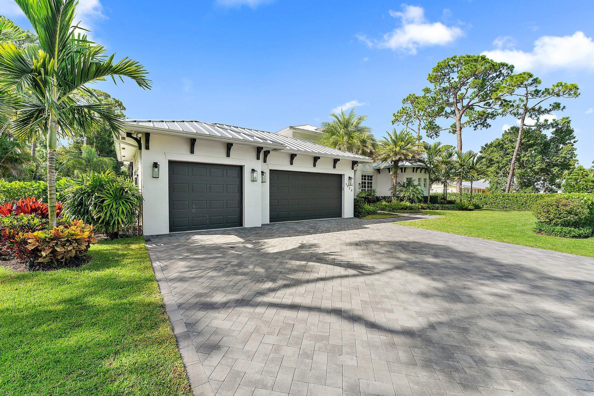 LOXAHATCHEE GARDENS - Residential