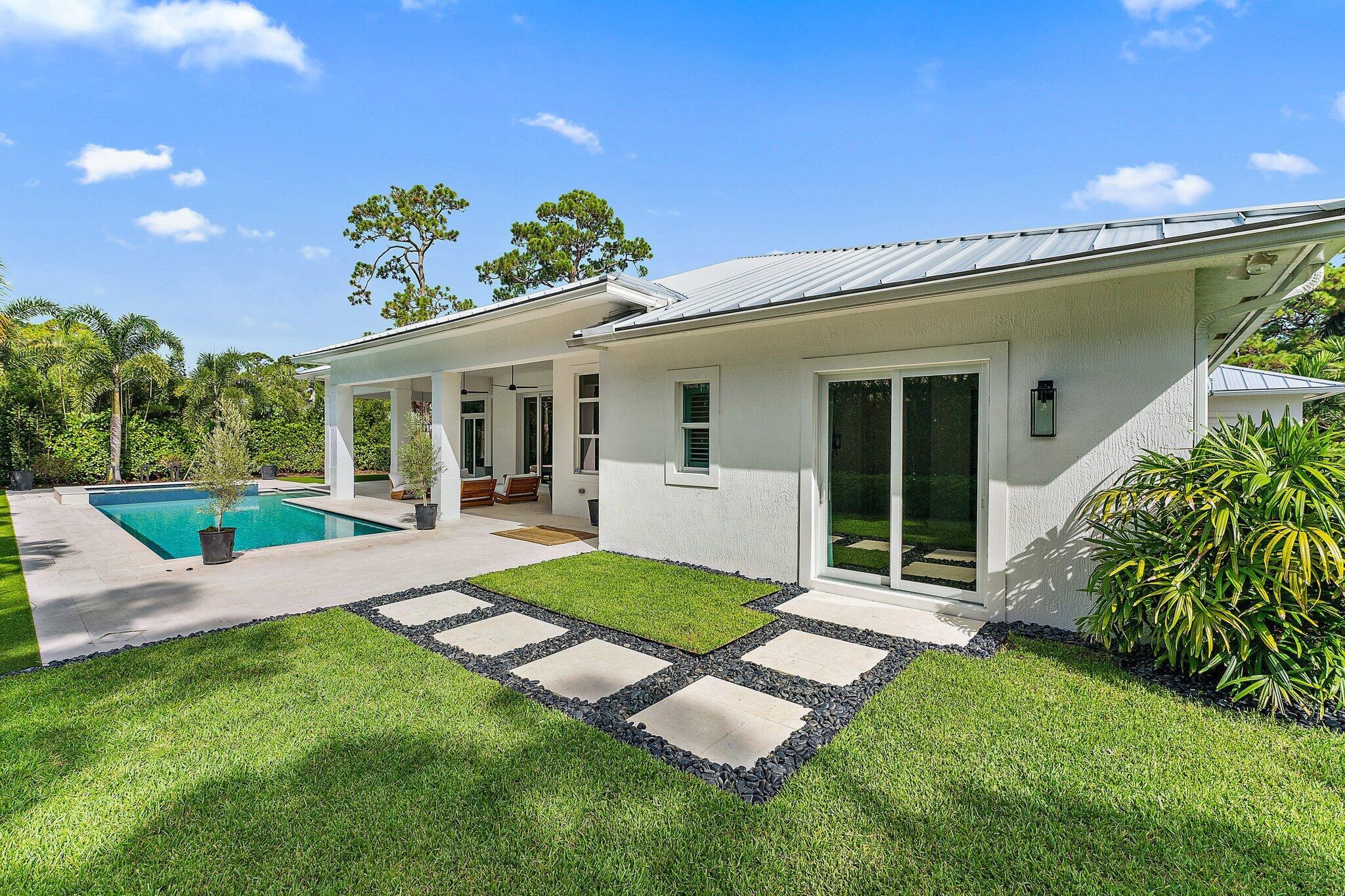 LOXAHATCHEE GARDENS - Residential