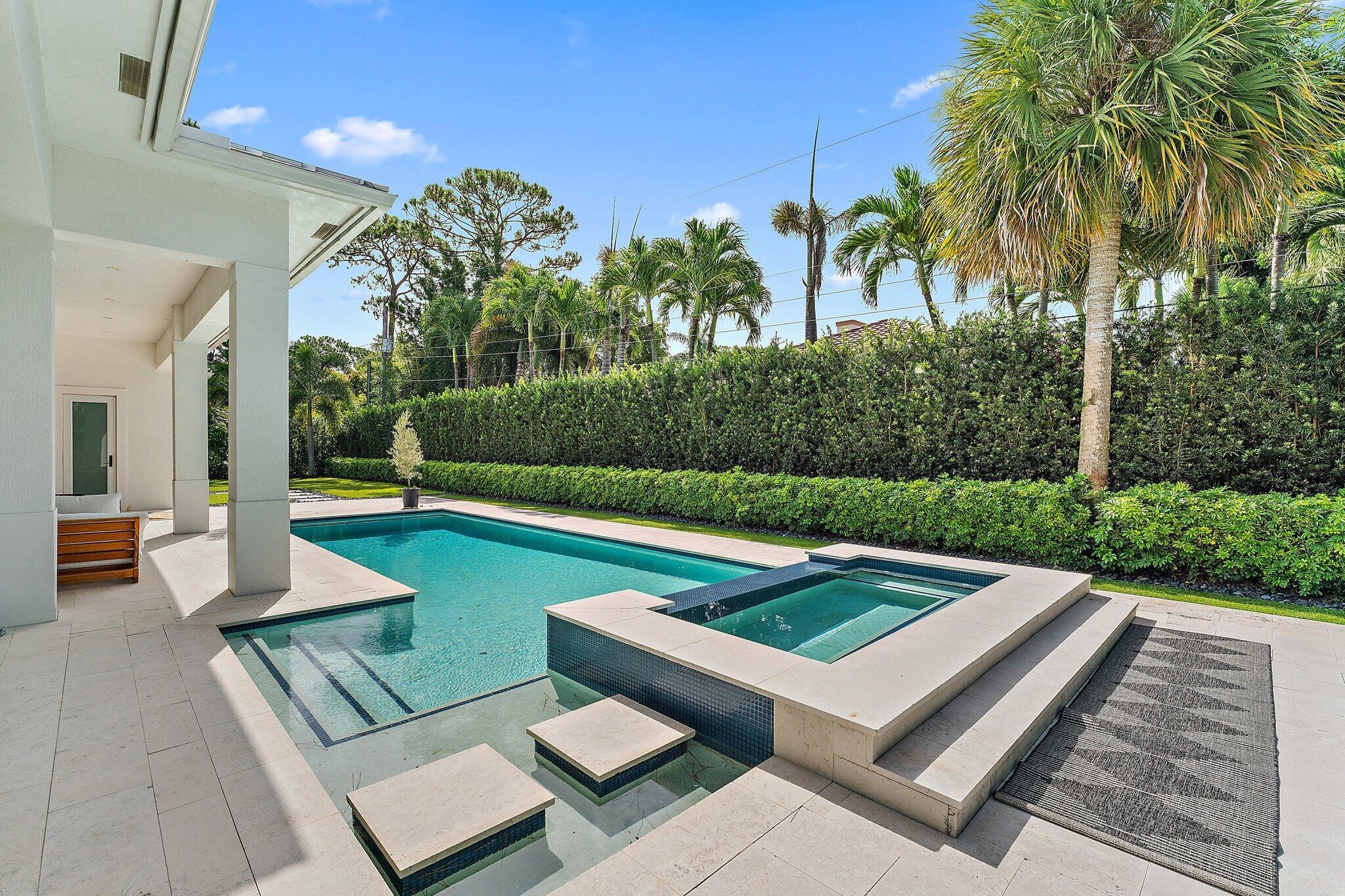 LOXAHATCHEE GARDENS - Residential