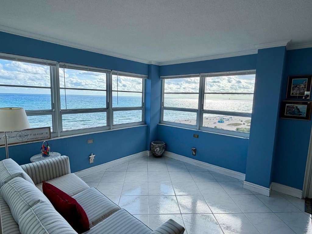 133 N Pompano Beach Boulevard 911