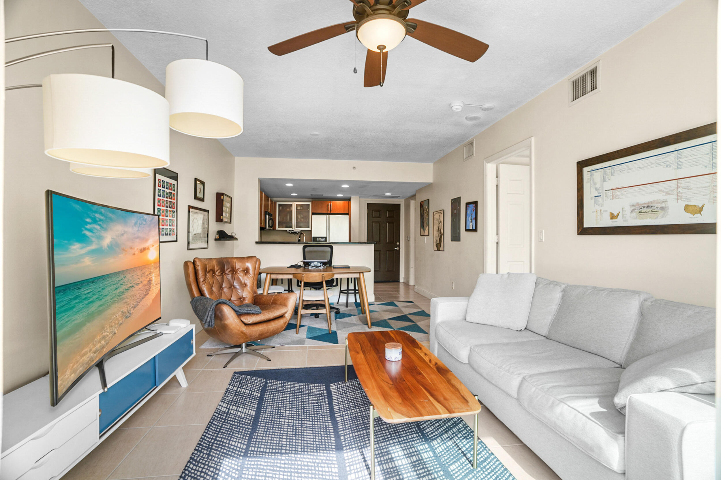 610 Clematis Street 611