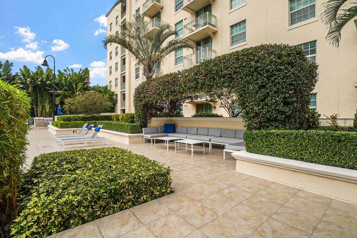 610 CLEMATIS CONDO - Residential