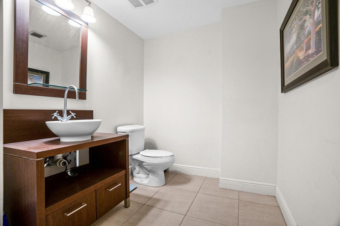 610 CLEMATIS CONDO - Residential