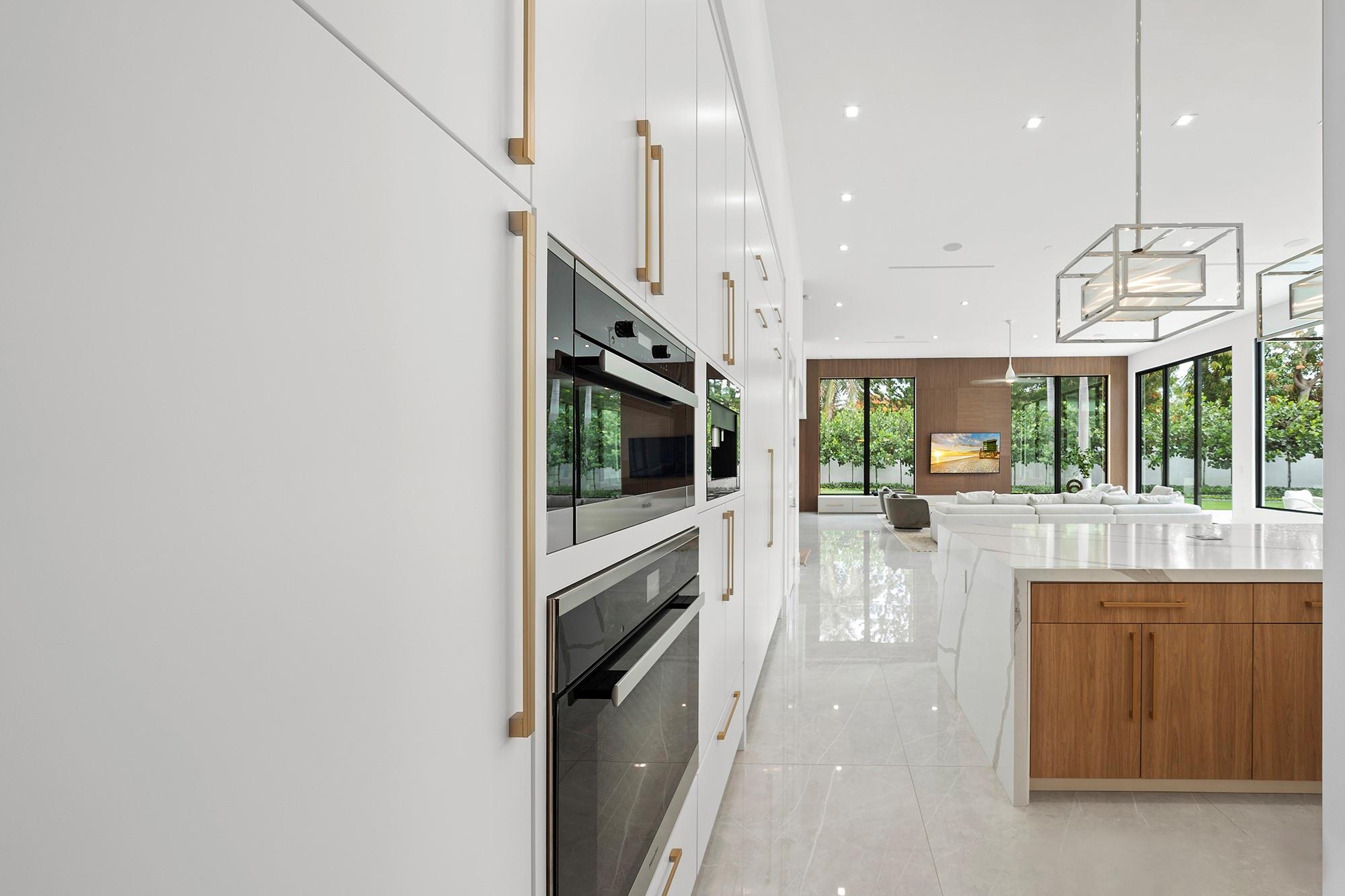 Royal Palm Yacht & Countr - Residential