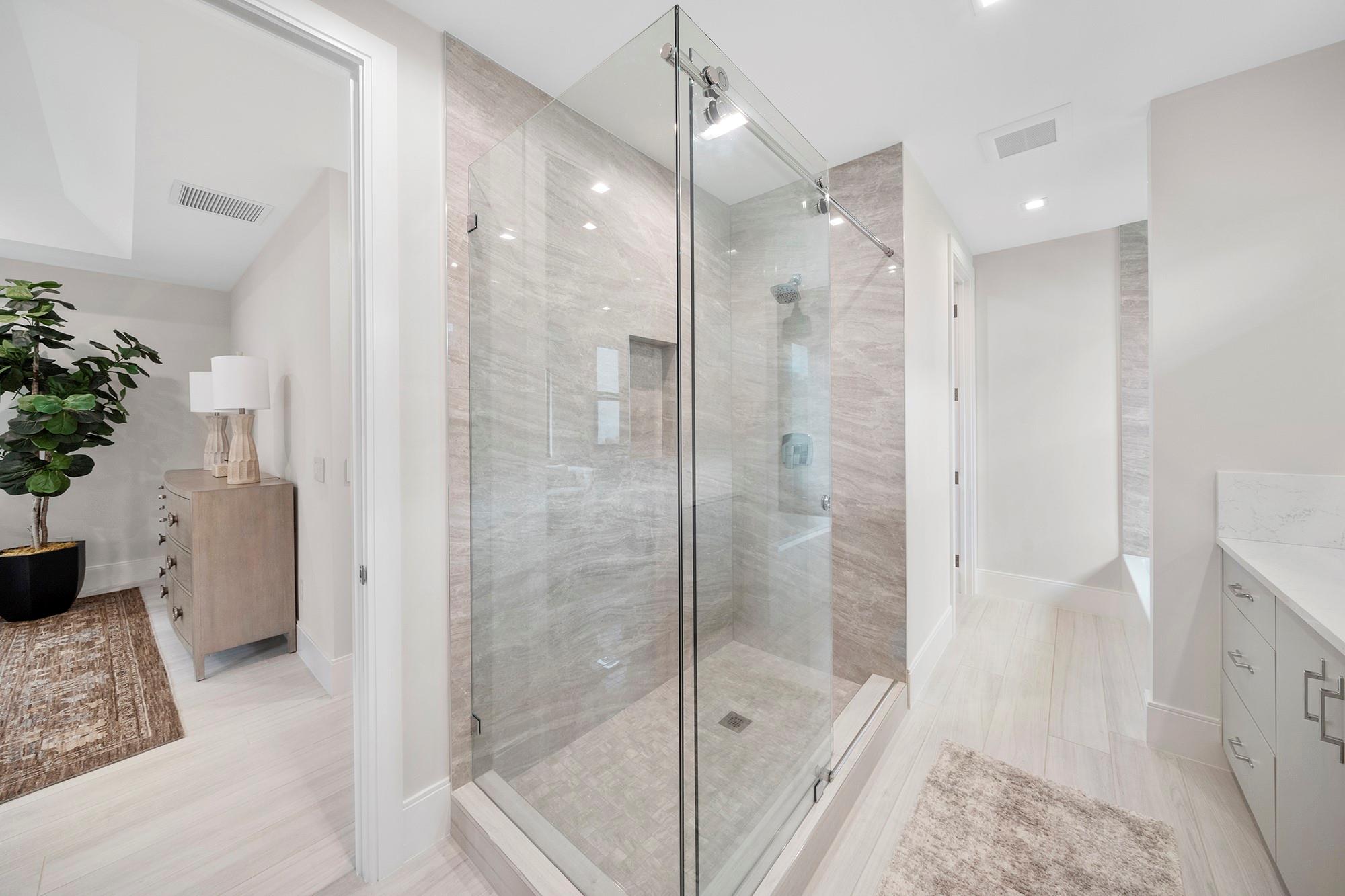 Royal Palm Yacht & Countr - Residential