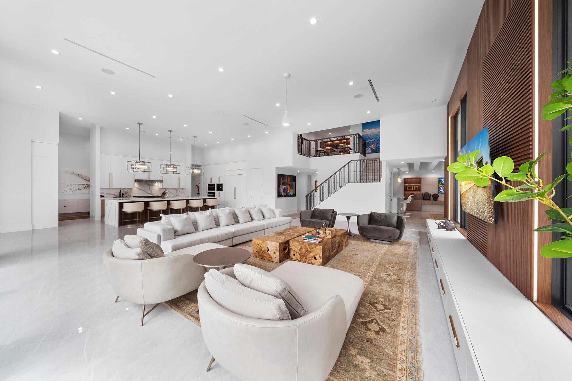 Royal Palm Yacht & Countr - Residential