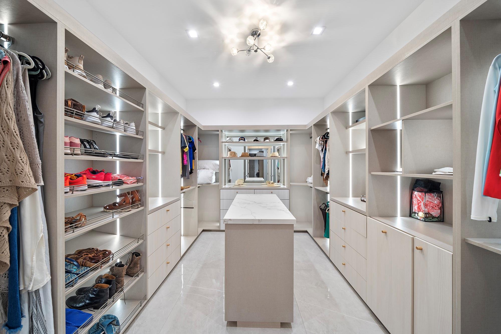 Royal Palm Yacht & Countr - Residential