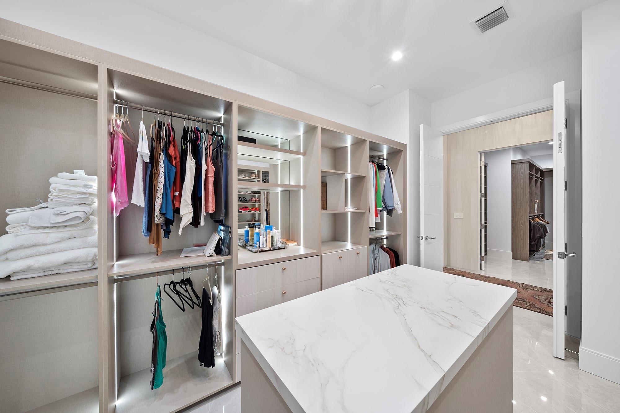 Royal Palm Yacht & Countr - Residential