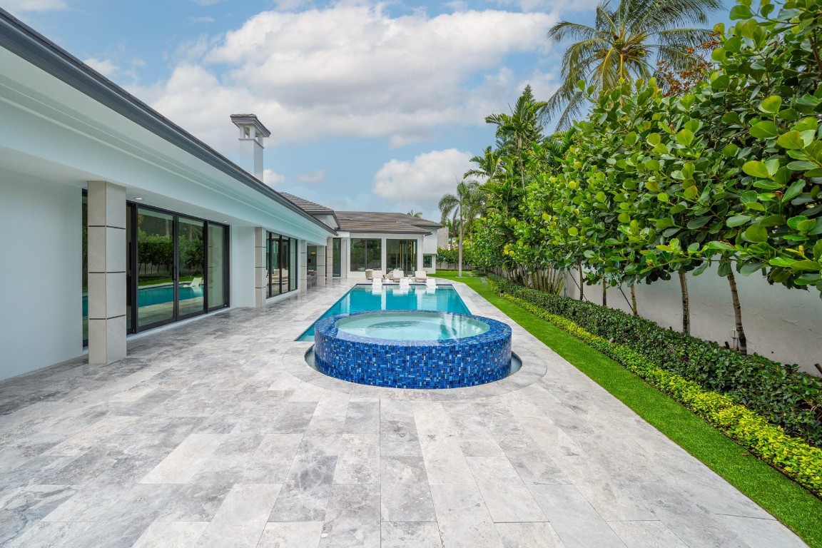 Royal Palm Yacht & Countr - Residential