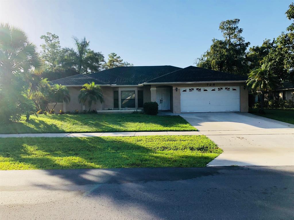 SUGAR POND MANOR OF WELLINGTON - Residential