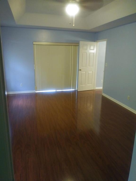 SUGAR POND MANOR OF WELLINGTON - Residential